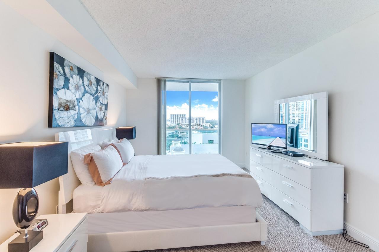Global Luxury Suites In Sunny Isles Дорел Номер фото