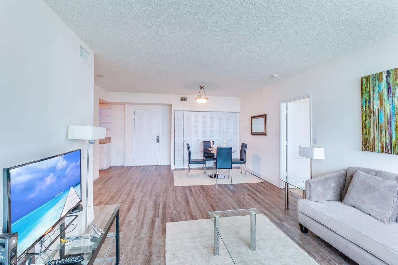 Global Luxury Suites In Sunny Isles Дорел Номер фото
